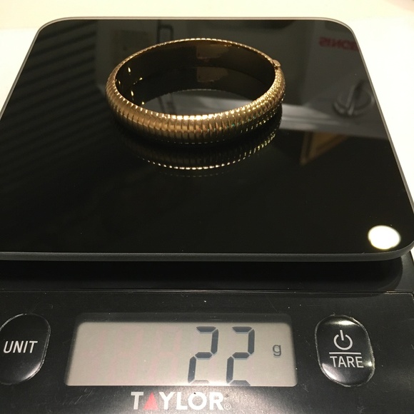 TIFFANY & CO. Rare Vintage 14k Yellow Gold Hinged Bangle Bracelet - Picture 14 of 16